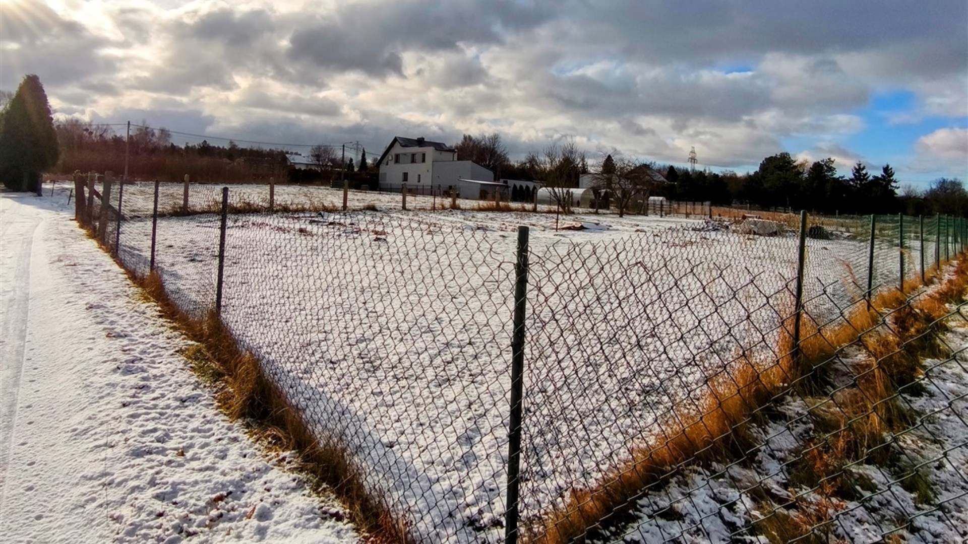 Działka na sprzedaż