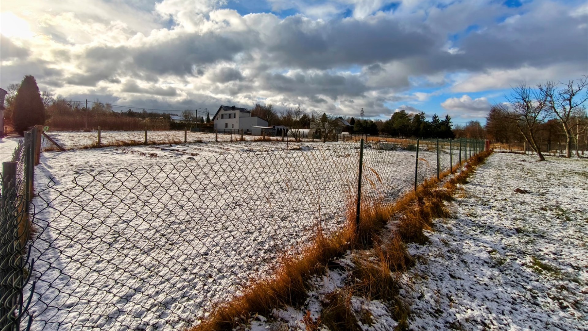 Działka na sprzedaż