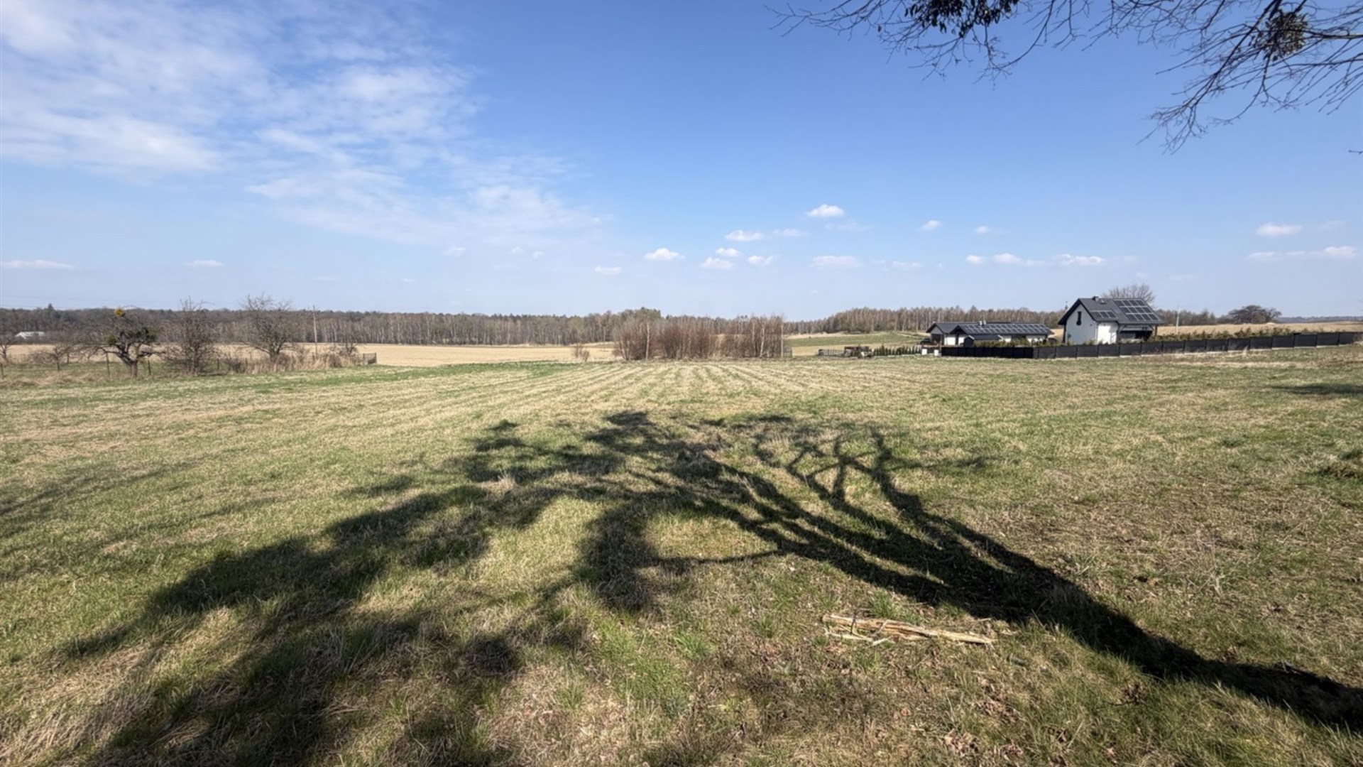 Działka na sprzedaż