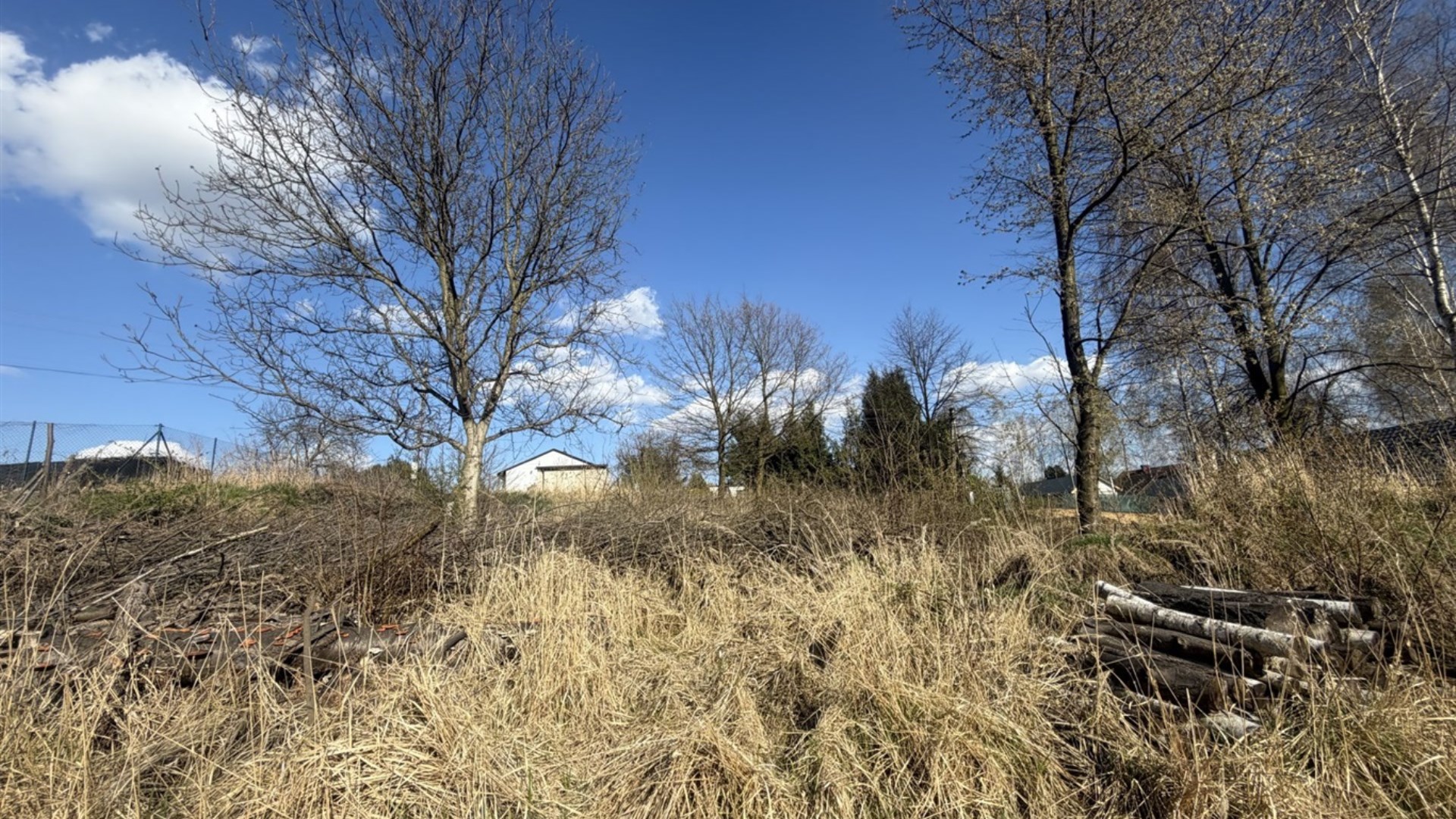 Działka na sprzedaż